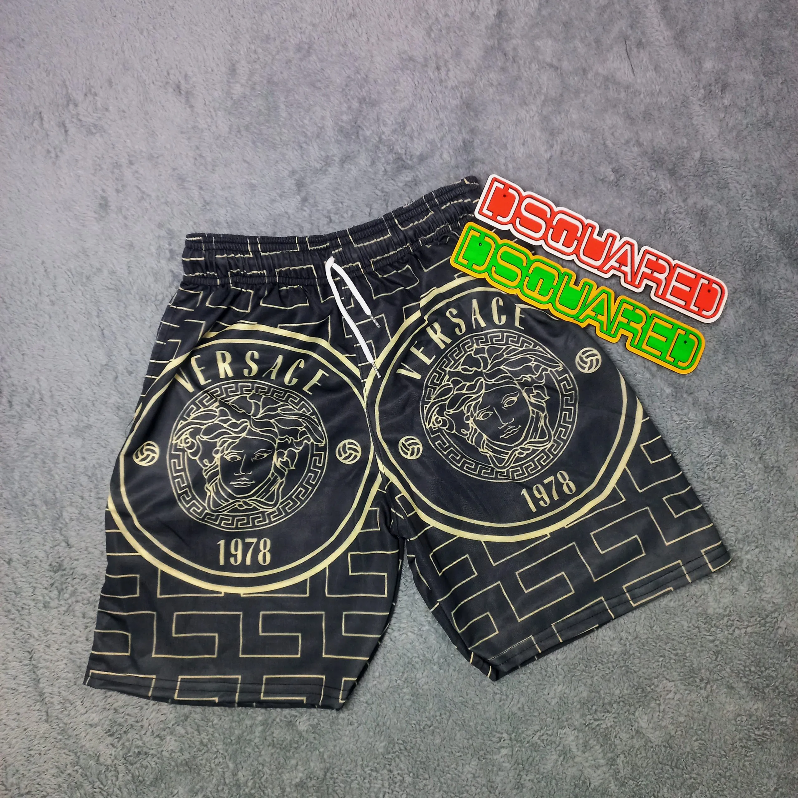 ۲۰۲۳۰۳۰۸_۱۴۴۵۴۰. شلوارک چاپی طرح VERSACE کد 50B6 - Image 1